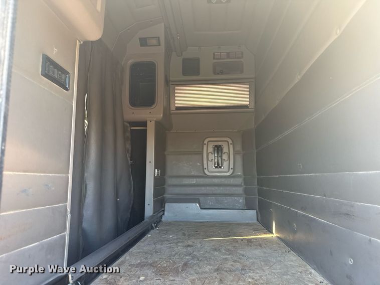 image for item DX3895 2005 Peterbilt 379 semi truck