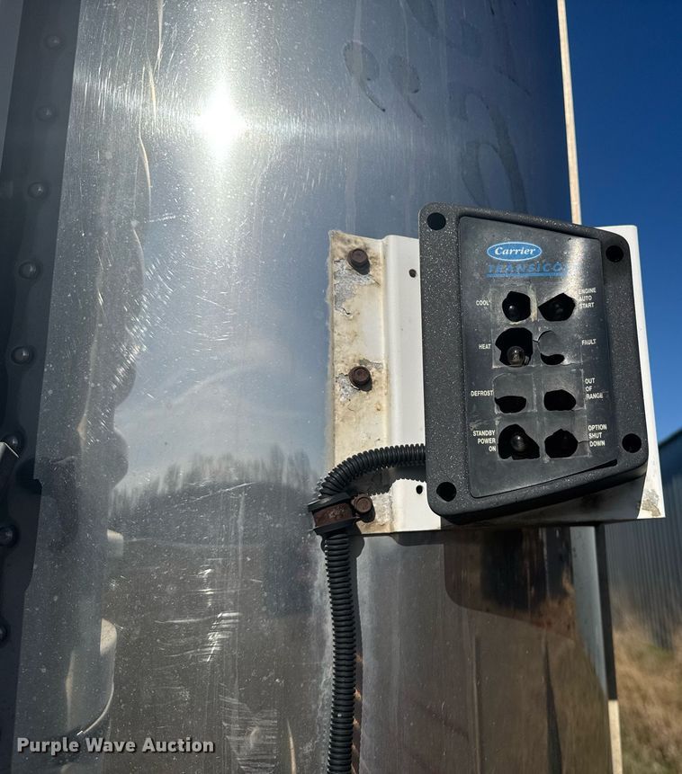 image for item DX3923 2000 Wabash refrigerated van trailer