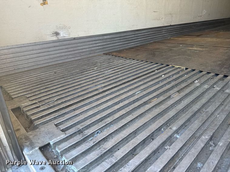 image for item DX3923 2000 Wabash refrigerated van trailer