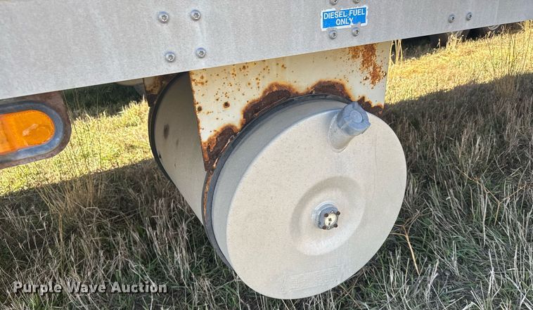 image for item DX3923 2000 Wabash refrigerated van trailer