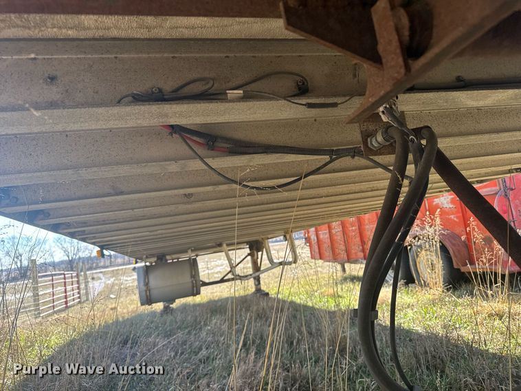 image for item DX3923 2000 Wabash refrigerated van trailer