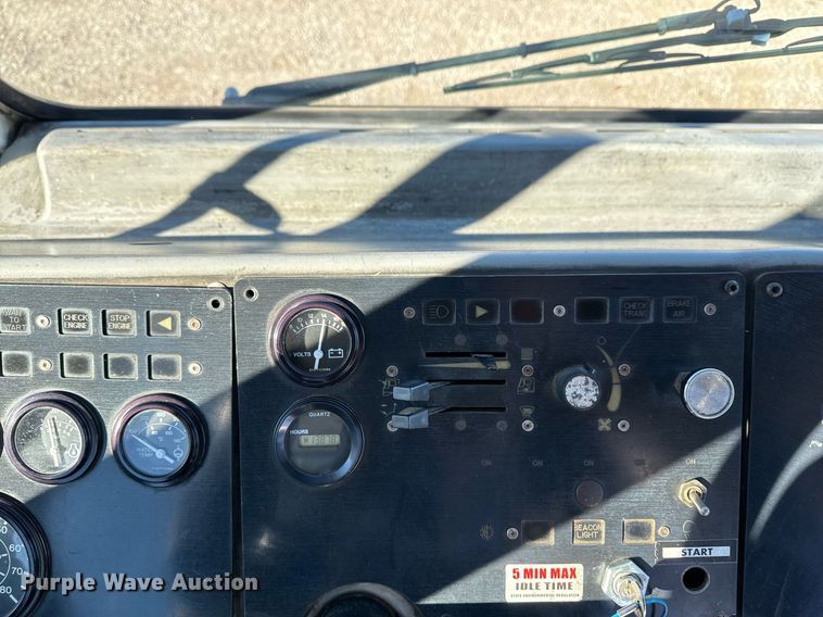 image for item EG2308 2008 Kalmar Industries Corp 4X2 yard truck