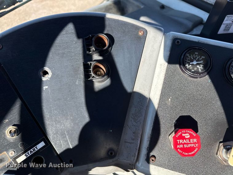 image for item EG2308 2008 Kalmar Industries Corp 4X2 yard truck