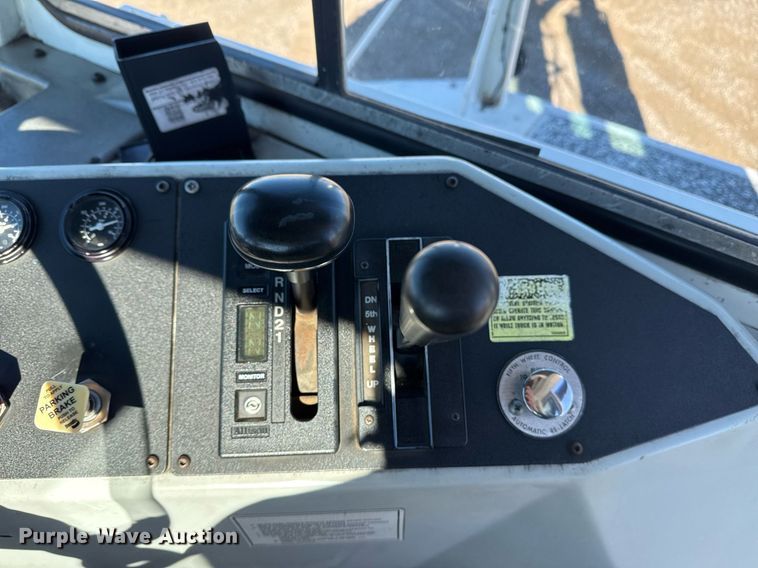 image for item EG2308 2008 Kalmar Industries Corp 4X2 yard truck