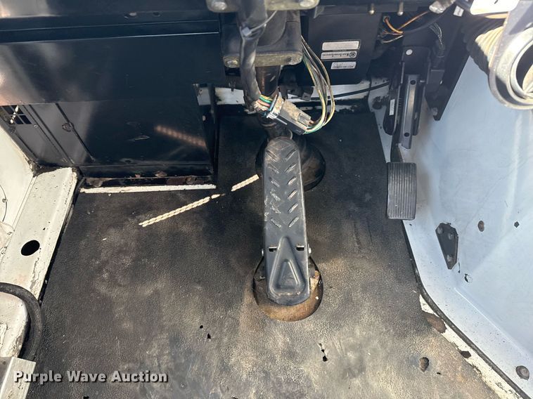 image for item EG2308 2008 Kalmar Industries Corp 4X2 yard truck