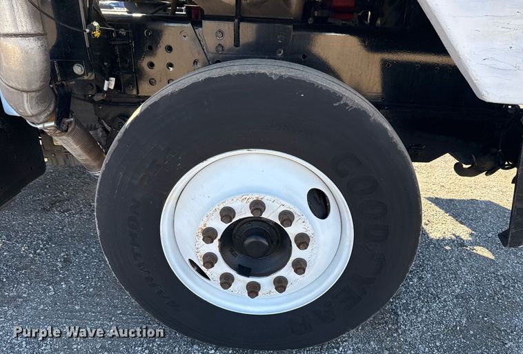 image for item EG2308 2008 Kalmar Industries Corp 4X2 yard truck