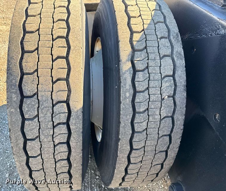 image for item EG2308 2008 Kalmar Industries Corp 4X2 yard truck