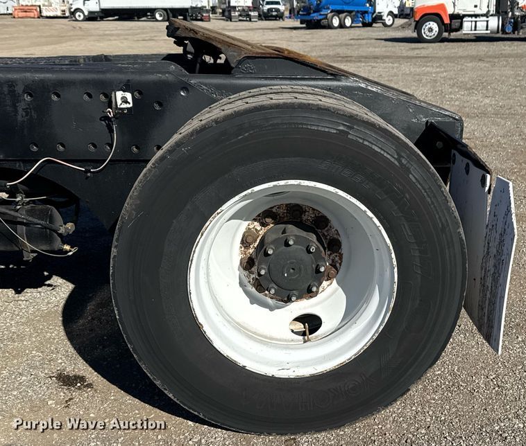 image for item EG2308 2008 Kalmar Industries Corp 4X2 yard truck