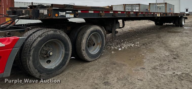 image for item EG6984 2003 Landoll 330B container trailer