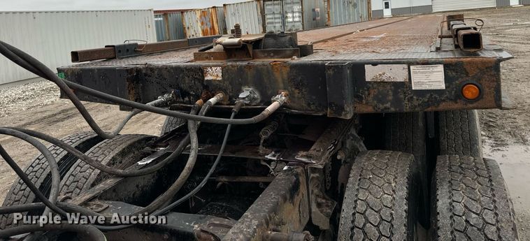 image for item EG6984 2003 Landoll 330B container trailer