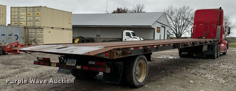 image for item EG6984 2003 Landoll 330B container trailer