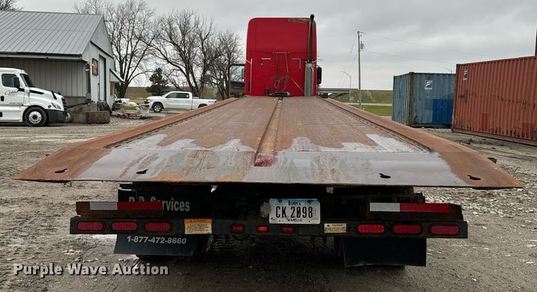 image for item EG6984 2003 Landoll 330B container trailer