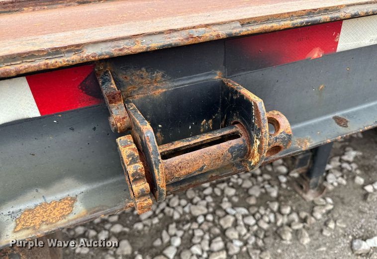 image for item EG6984 2003 Landoll 330B container trailer