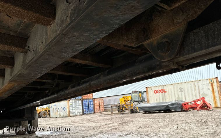 image for item EG6984 2003 Landoll 330B container trailer