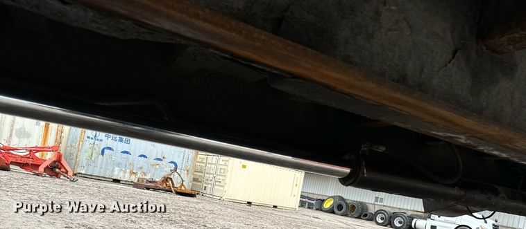 image for item EG6984 2003 Landoll 330B container trailer