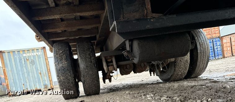 image for item EG6984 2003 Landoll 330B container trailer