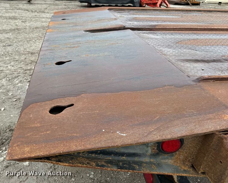 image for item EG6984 2003 Landoll 330B container trailer