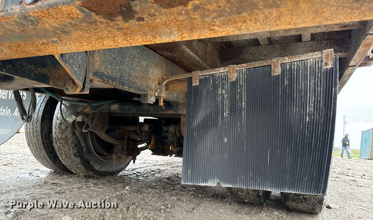 image for item EG6984 2003 Landoll 330B container trailer