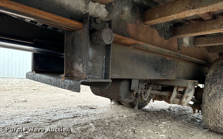 image for item EG6984 2003 Landoll 330B container trailer