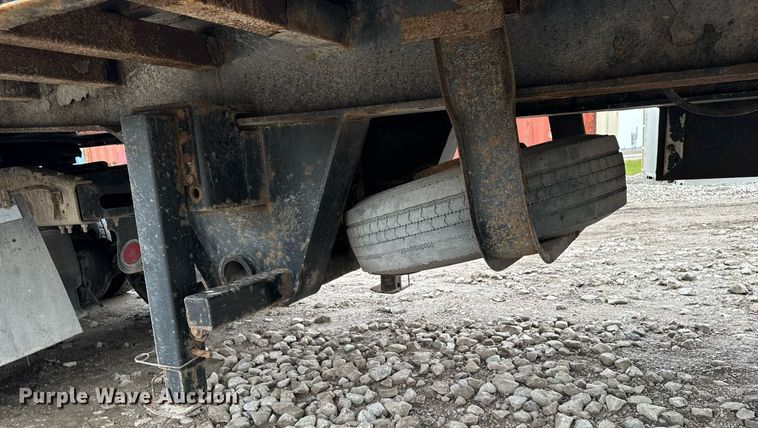 image for item EG6984 2003 Landoll 330B container trailer