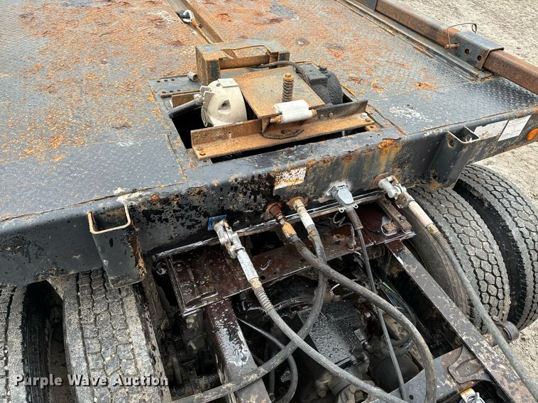 image for item EG6984 2003 Landoll 330B container trailer