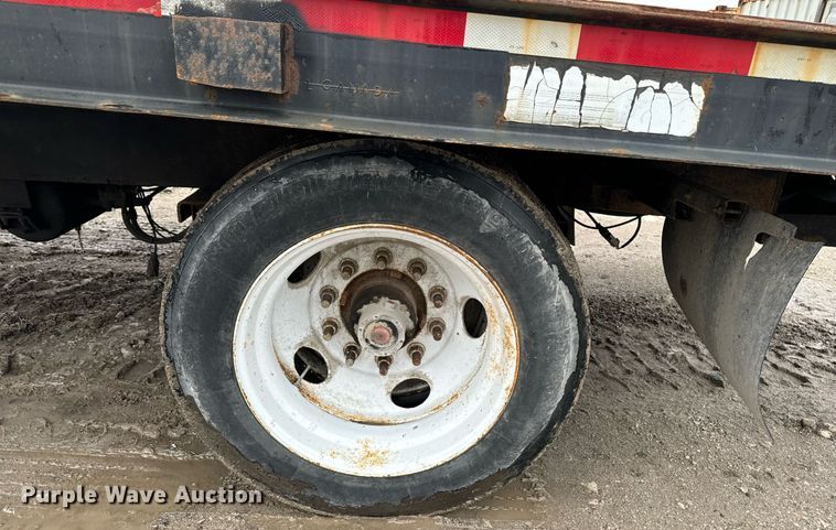 image for item EG6984 2003 Landoll 330B container trailer