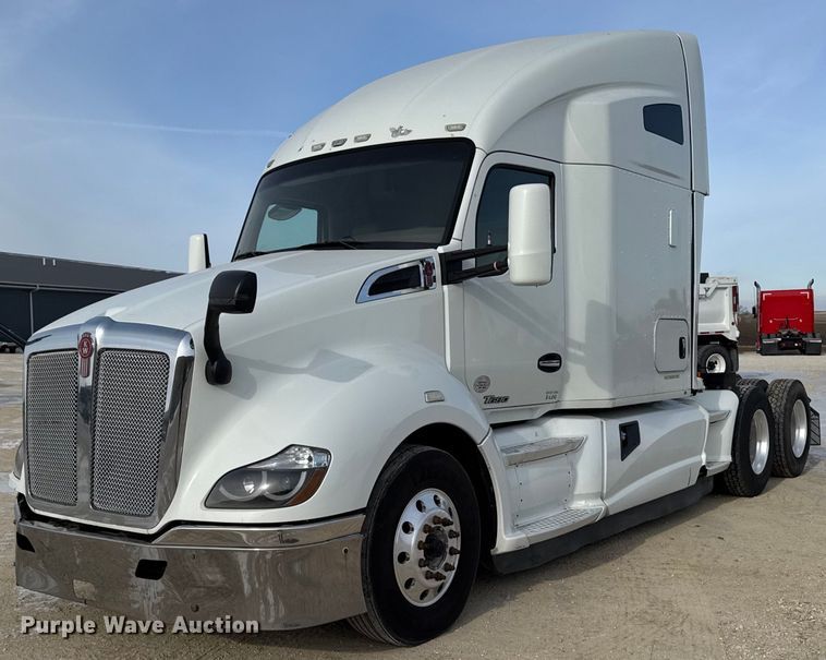 image for item EG7041 2017 Kenworth T680 semi truck