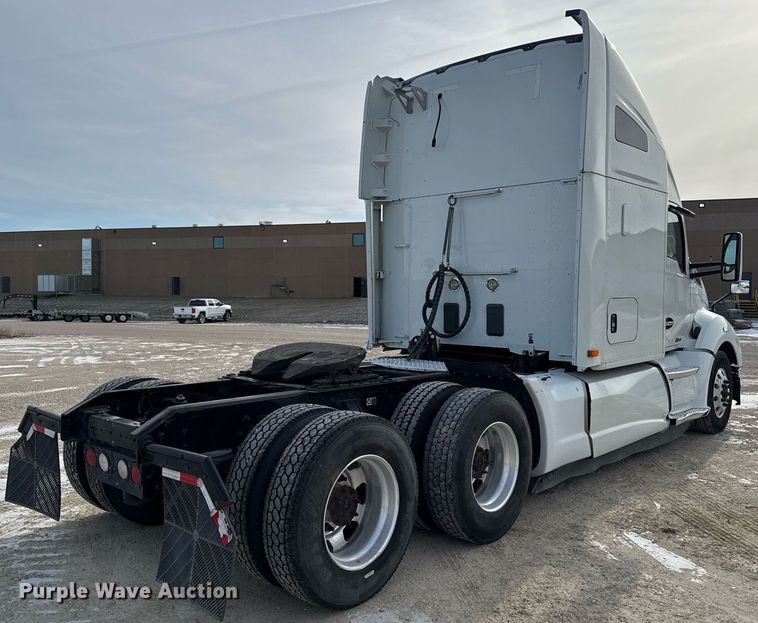 image for item EG7041 2017 Kenworth T680 semi truck