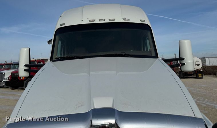 image for item EG7041 2017 Kenworth T680 semi truck