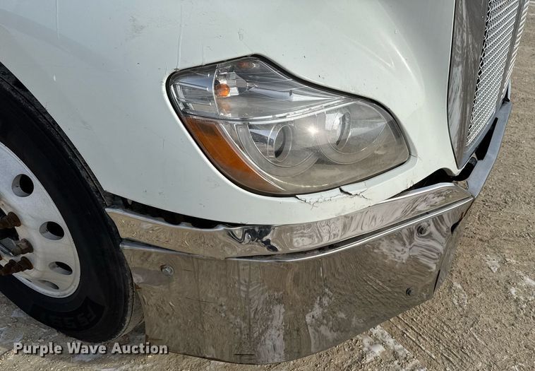 image for item EG7041 2017 Kenworth T680 semi truck