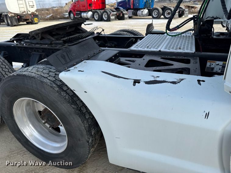 image for item EG7041 2017 Kenworth T680 semi truck