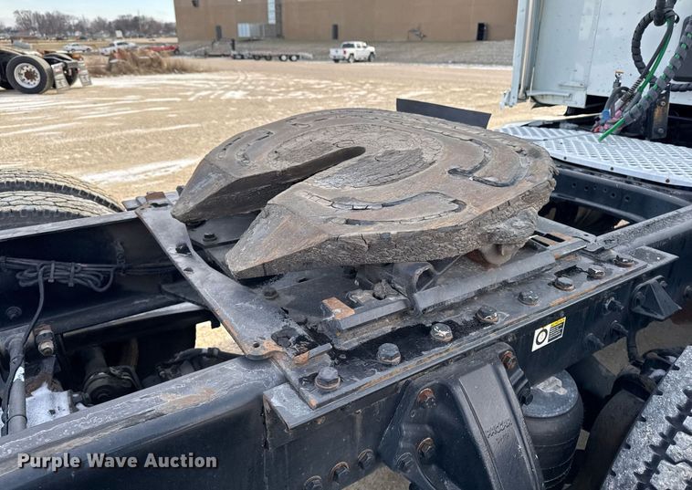 image for item EG7041 2017 Kenworth T680 semi truck