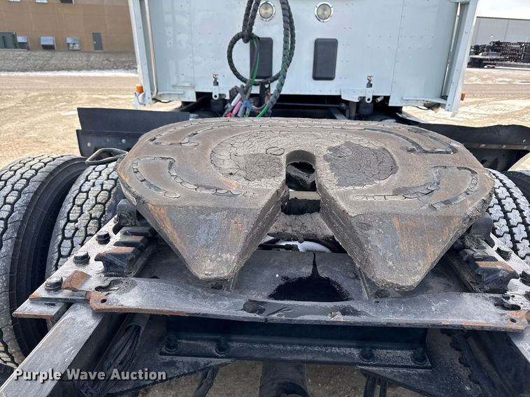 image for item EG7041 2017 Kenworth T680 semi truck