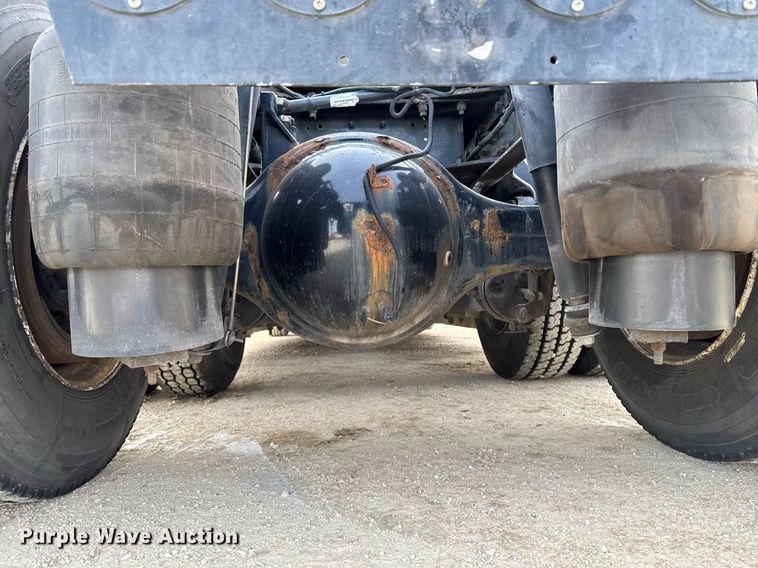 image for item EG7041 2017 Kenworth T680 semi truck