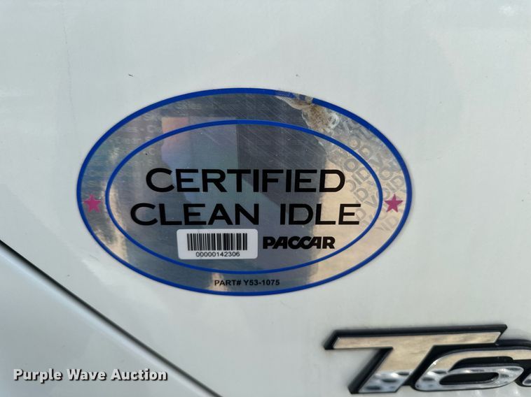 image for item EG7041 2017 Kenworth T680 semi truck