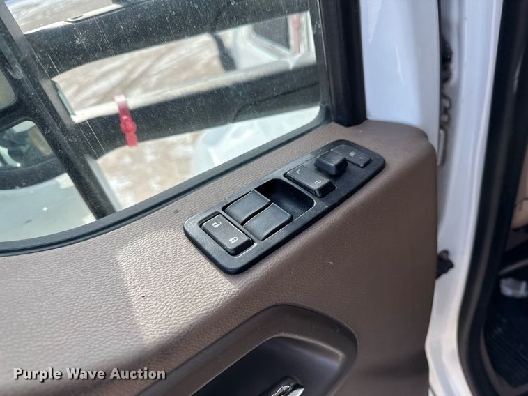 image for item EG7041 2017 Kenworth T680 semi truck