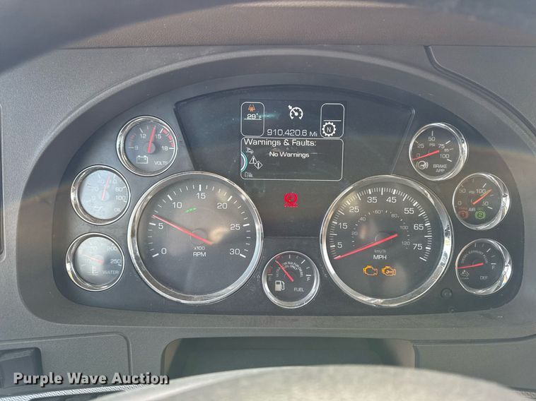 image for item EG7041 2017 Kenworth T680 semi truck