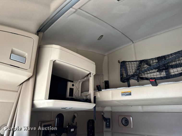 image for item EG7041 2017 Kenworth T680 semi truck