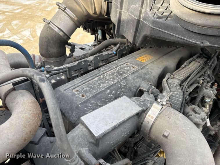 image for item EG7041 2017 Kenworth T680 semi truck