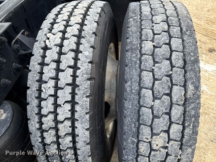 image for item EG7041 2017 Kenworth T680 semi truck