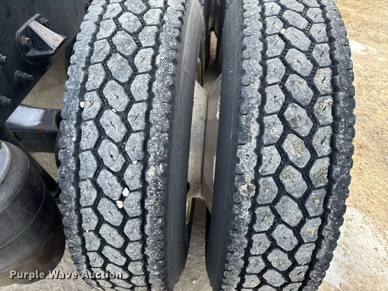 image for item EG7041 2017 Kenworth T680 semi truck