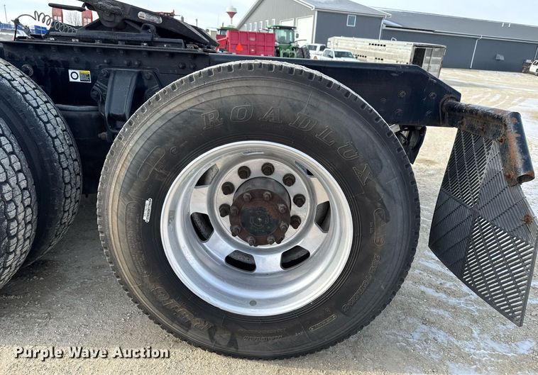 image for item EG7041 2017 Kenworth T680 semi truck