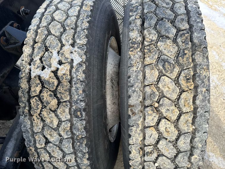 image for item EG7041 2017 Kenworth T680 semi truck