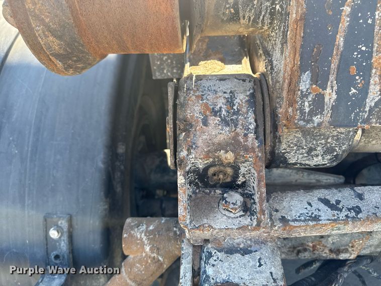 image for item EG7054 2015 Kenworth T880 roll-off container truck