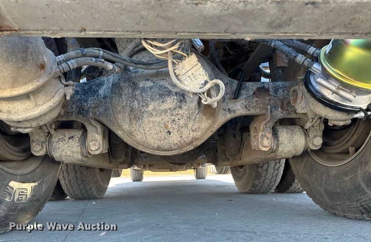 image for item EG7054 2015 Kenworth T880 roll-off container truck