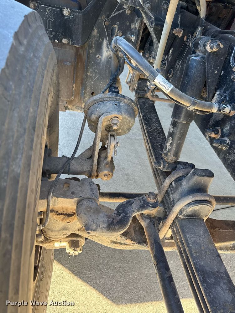 image for item EG7054 2015 Kenworth T880 roll-off container truck