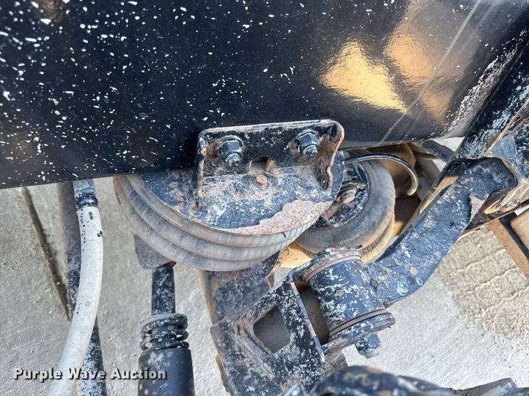 image for item EG7054 2015 Kenworth T880 roll-off container truck