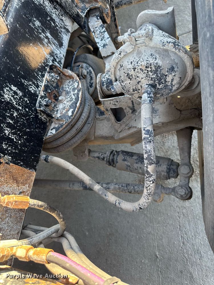 image for item EG7054 2015 Kenworth T880 roll-off container truck