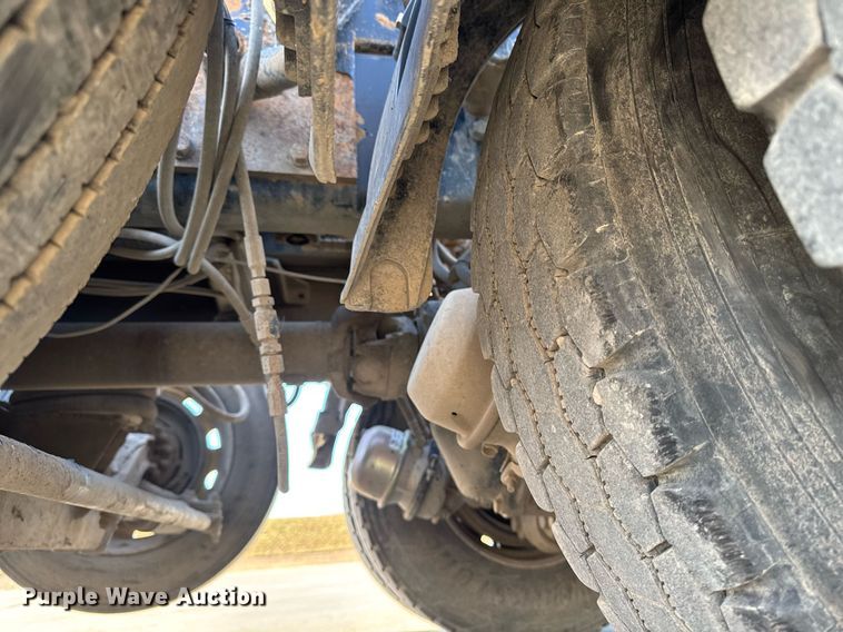 image for item EG7054 2015 Kenworth T880 roll-off container truck