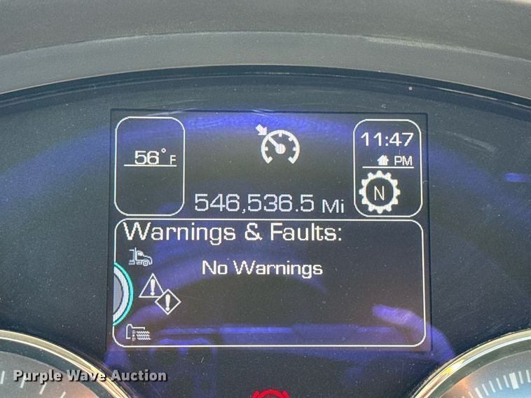 image for item EG7054 2015 Kenworth T880 roll-off container truck